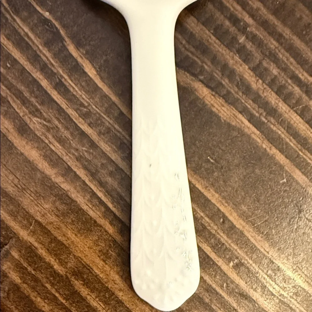 Mikasa Floral Design Cake Server